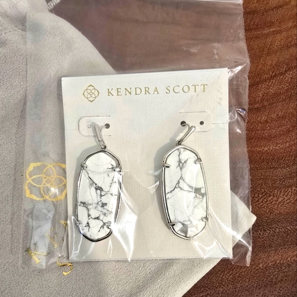 Kendra Scott Elle Earrings White Howlite Silver - Picture 2 of 2